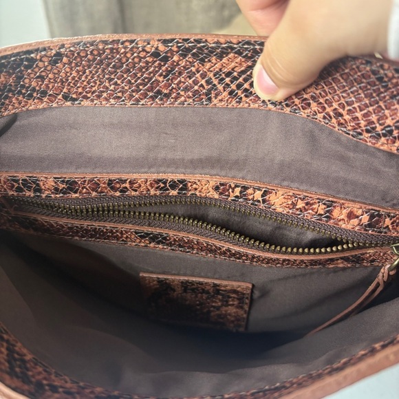 ABLE Fozi Backpack Snake Print - Picture 9 of 11